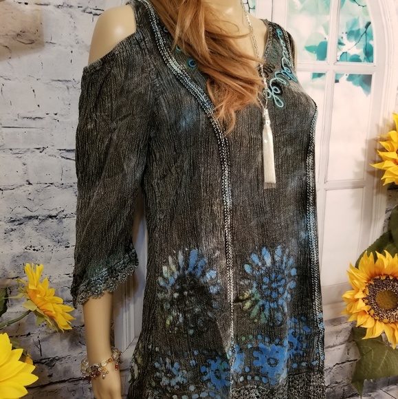 🌺SALE!🌺 3X&4X FLORAL EMBELLISHED TIE DYE TUNIC - Picture 6 of 8